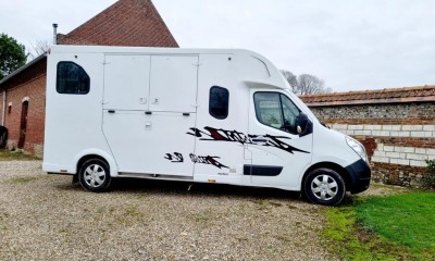 Renault Master horse transporter