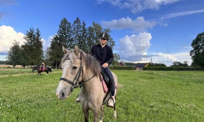 Eesti tõugu mära koos märavarsaga